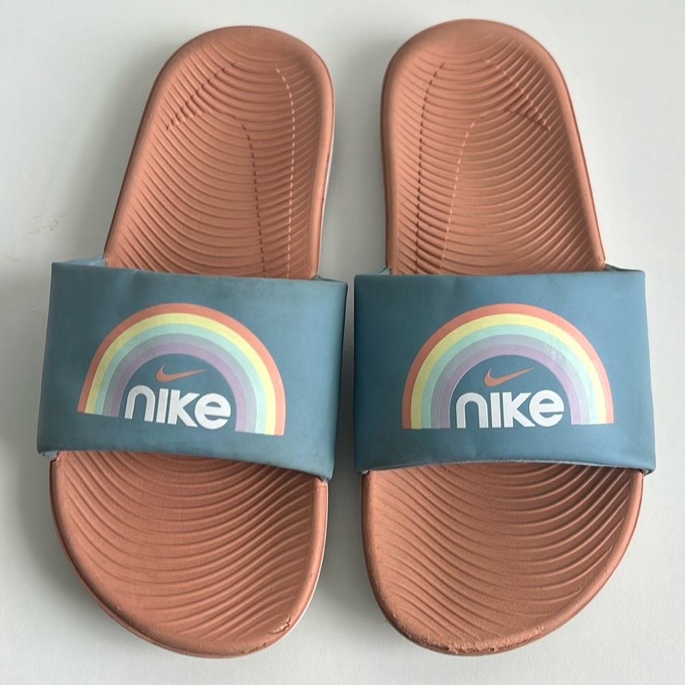 Girls Nike Kawa Rainbow slides size 5Y